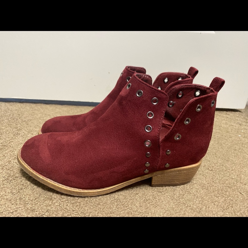 Cato Suede Burgandy Booties Size 8